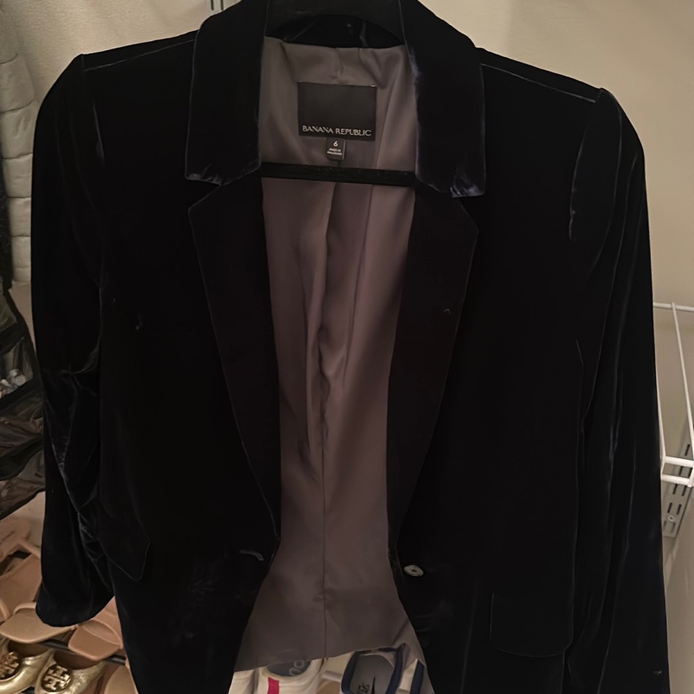 Banana Republic Navy Blue Velvet Blazer. Size 6. Hardly worn.